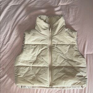SHEIN Cream Quilted Vest with Stand-Up Neck